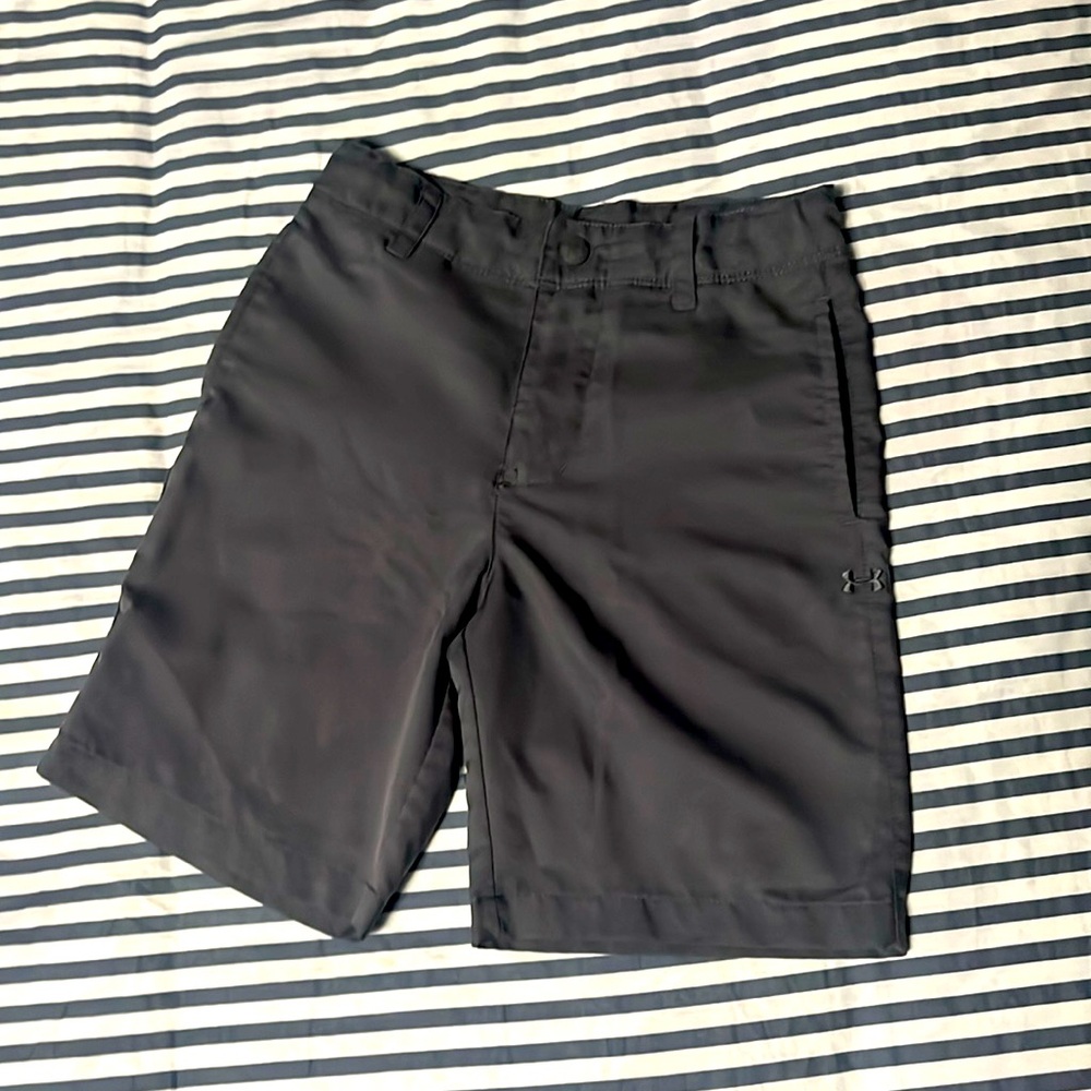 EUC gray UA golf shorts